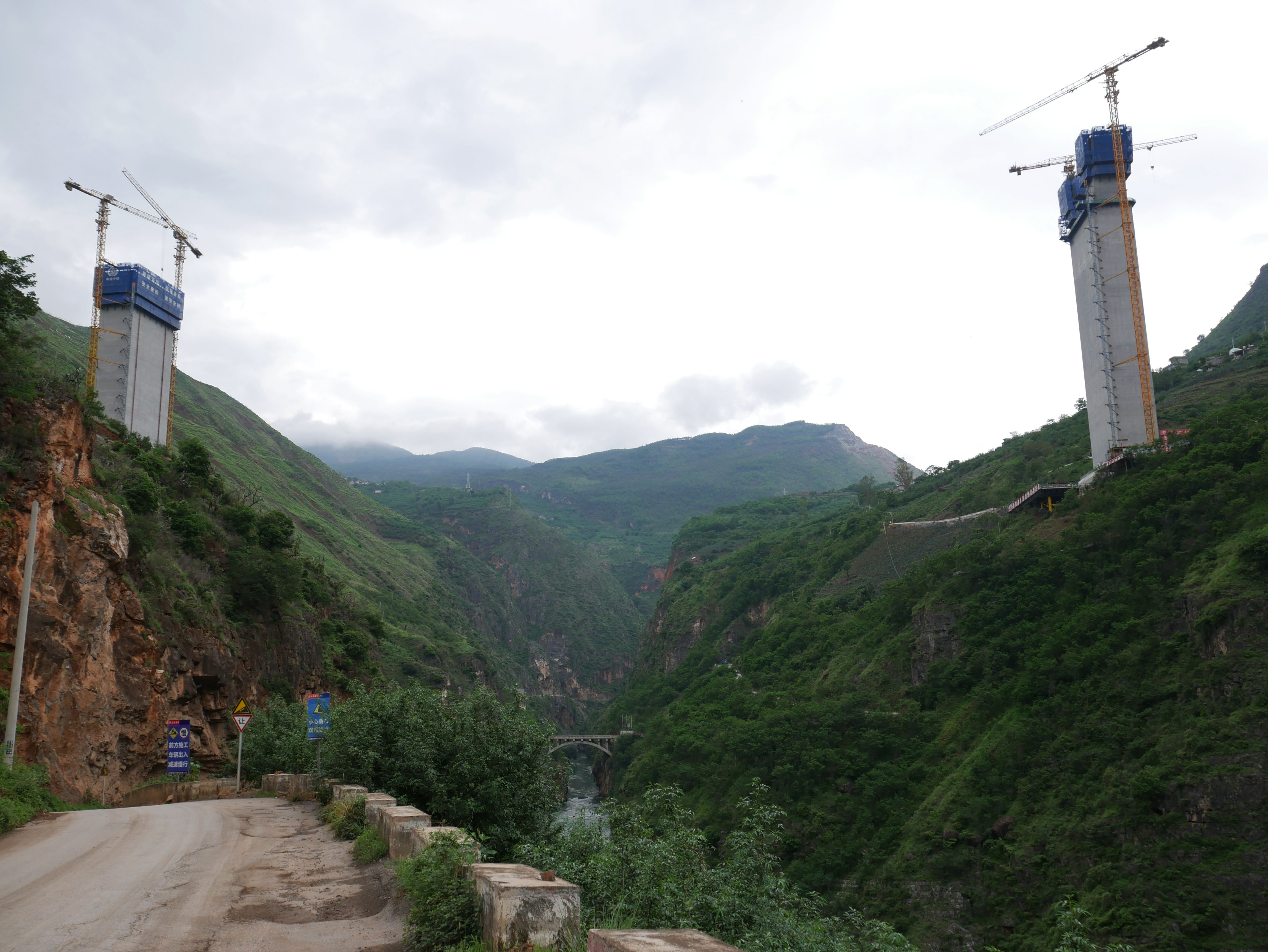 NiulanjiangCableStayed34.JPG