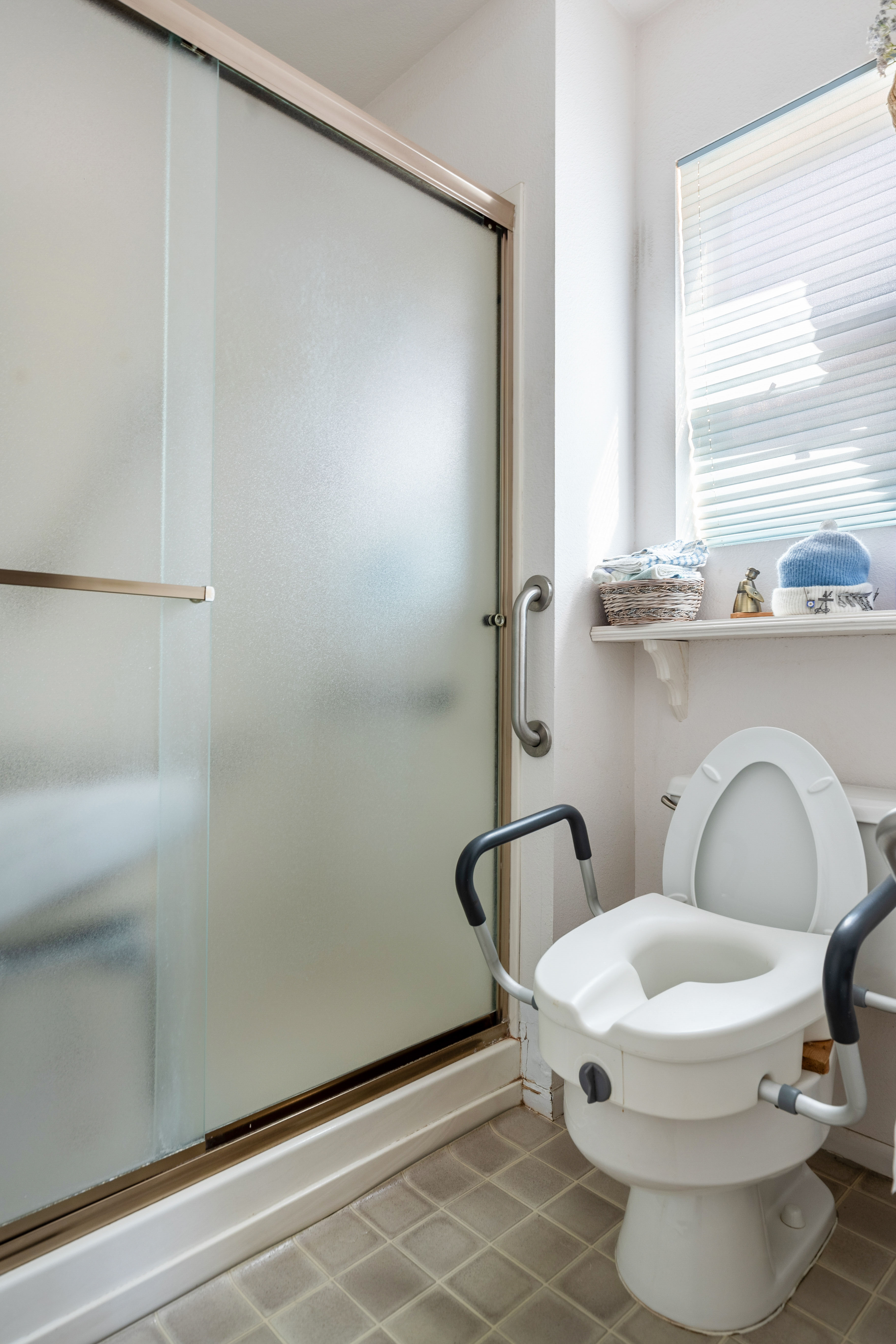 Real Estate Shoot Fri Mar 6 BathroomSmall.jpg