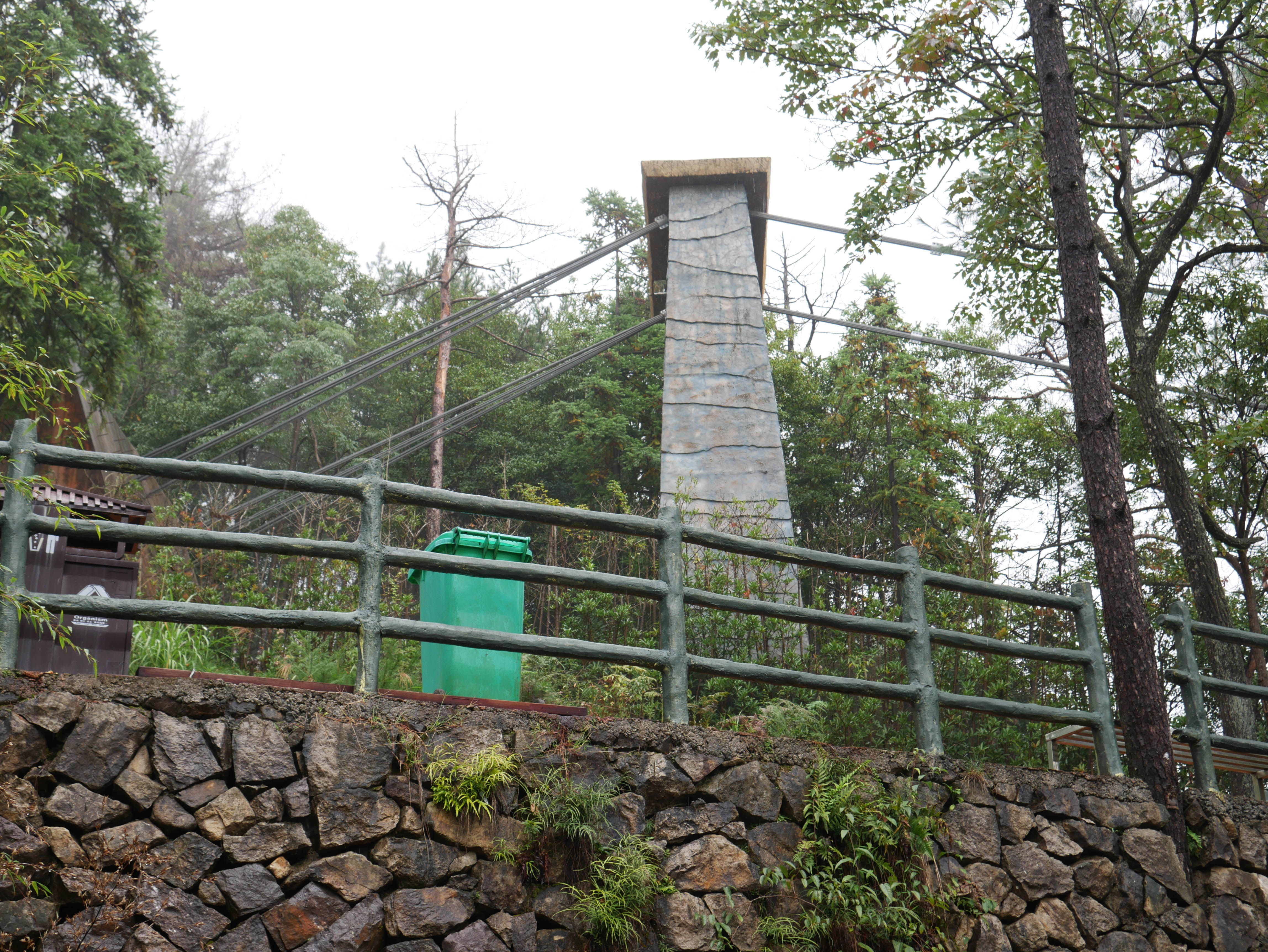 LingjiangyuanGlassTower.JPG