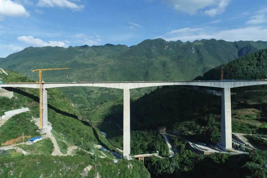 Xiaolongtan railwayFinished.jpg