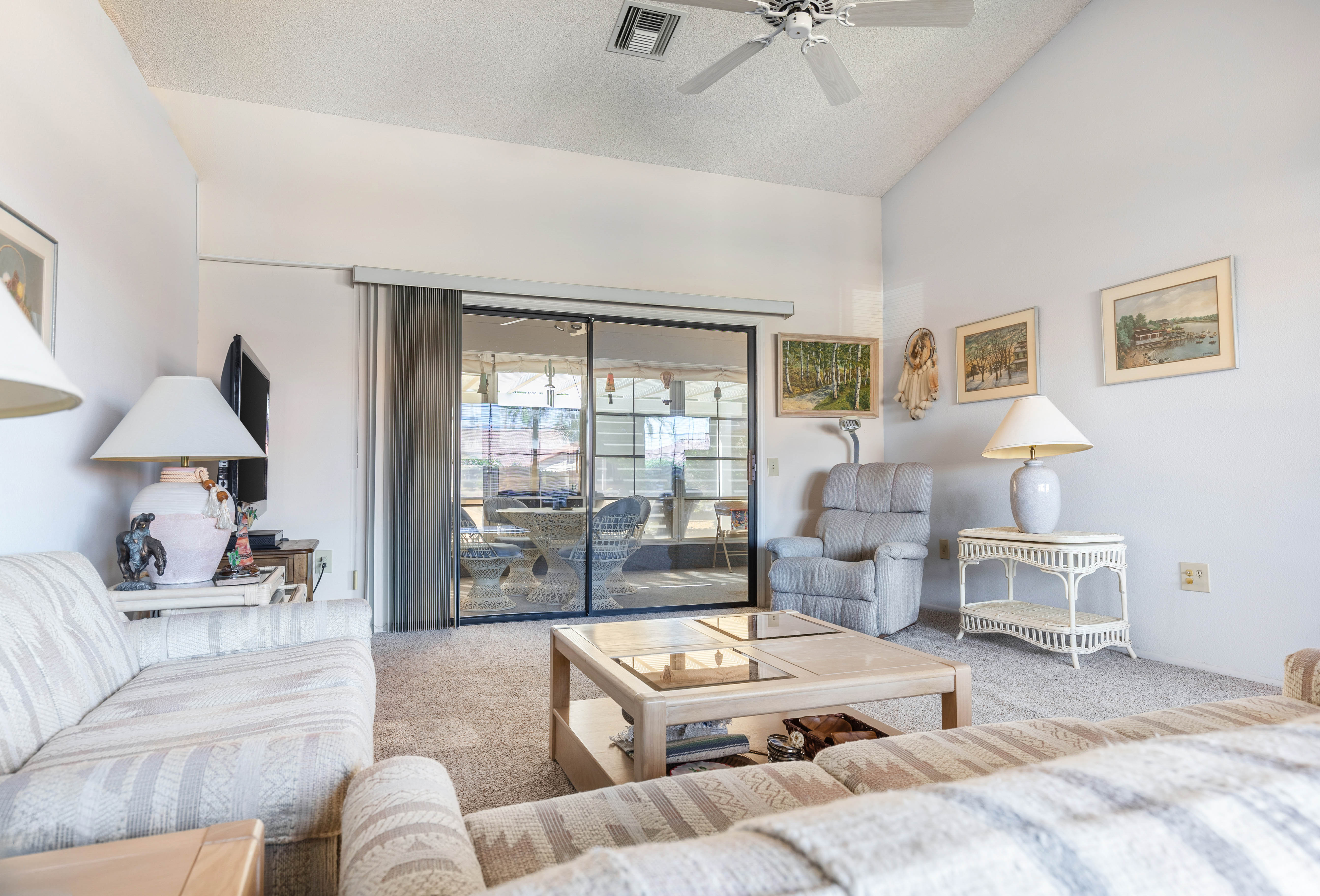 Real Estate Shoot Fri Mar 6 LivingRoom7.jpg