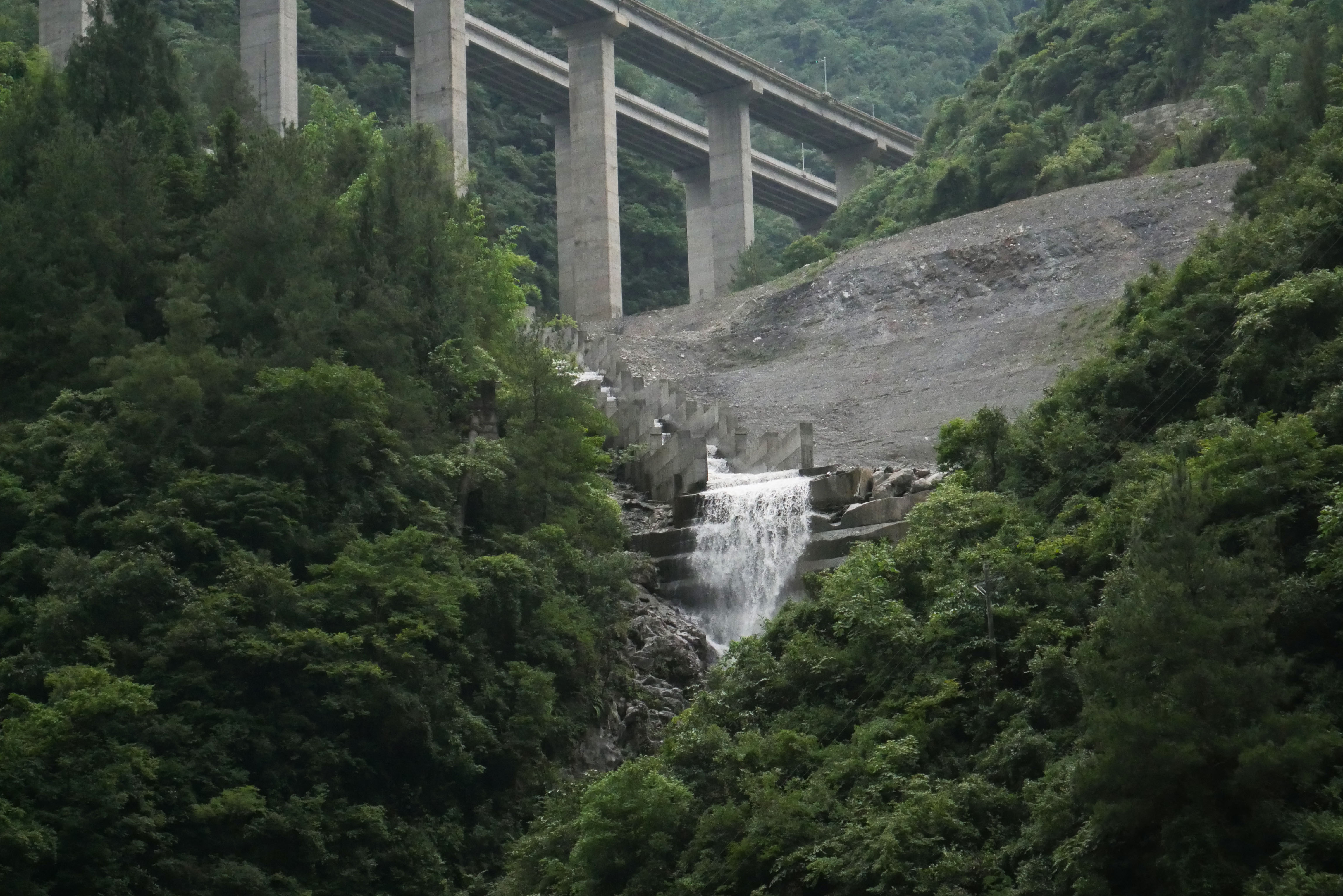 Shuanghekou Bridge ChengkaiApproaches.JPG