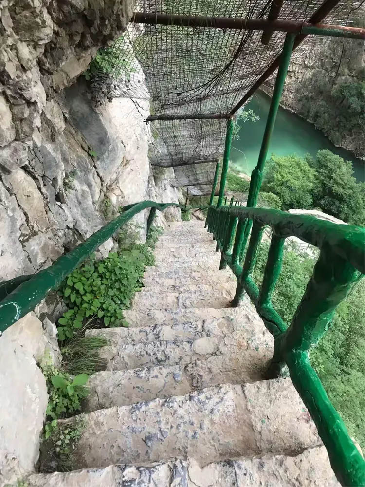 Yunmengshan GlassStairs.jpg