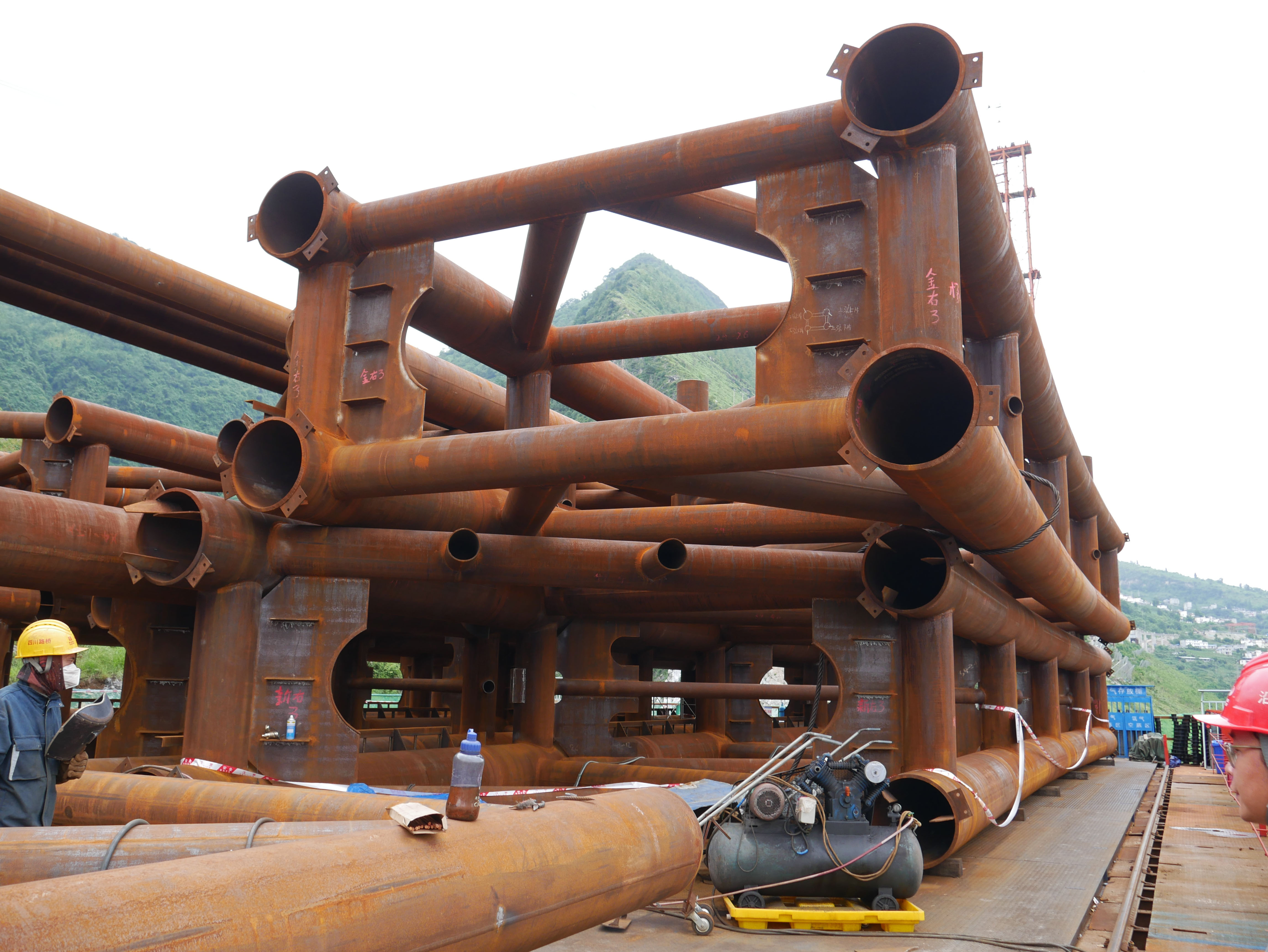 ShangwujiaoSteelTubes3.JPG