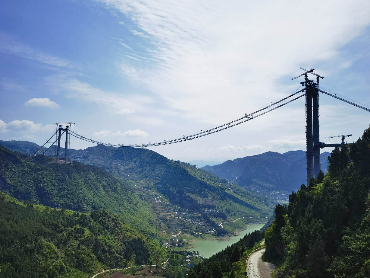 Tongzihe Bridge Jinrentong Cables.jpg