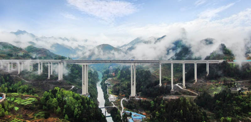 File:Furongjiang Bridge SuizhengSide.jpg