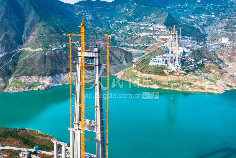 File:KahaluoTowersCompleted.jpg