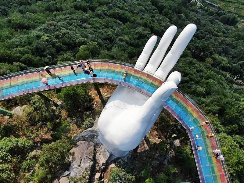 File:Caihong XianshouqiaoPalmSky.jpeg
