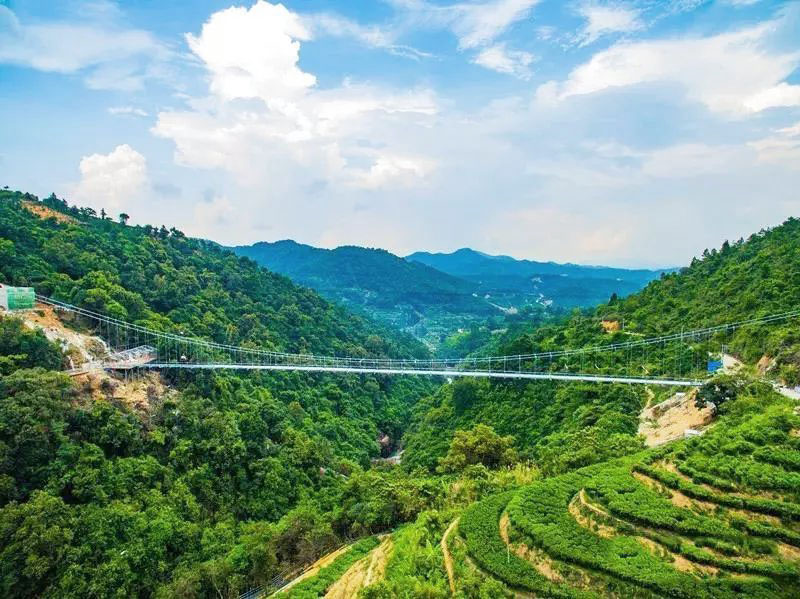 File:Xiangyun GlassSide.jpeg