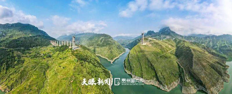 File:ZangkejiangSideWideSky.jpeg