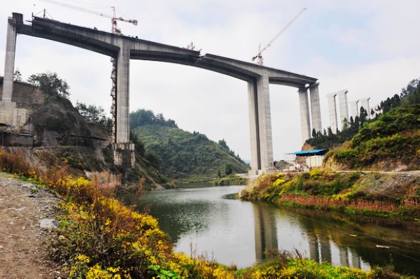 File:Tuanjieshuiku100mtrSpan.jpg