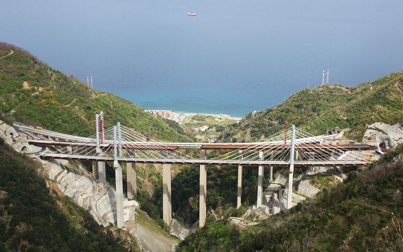 File:FavazzinaMartinMergili.jpg