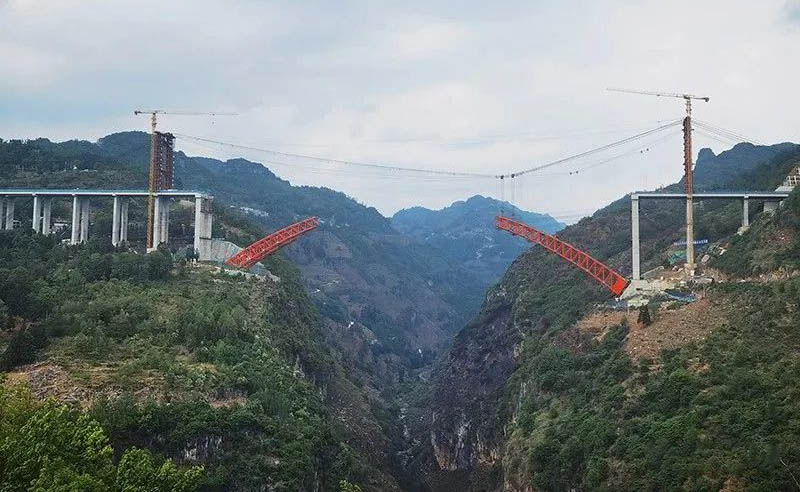 File:BaishuiheSideConstCloudy.jpg