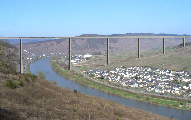File:Hochmoselbrucke.jpg