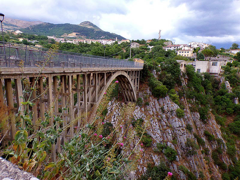 File:Ponte del Pianello.jpg