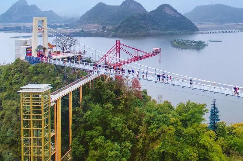 File:Baojinggong GlassElevator2.jpg