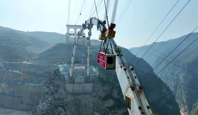File:Jinghe Dongzhuang DamClosure2.jpg