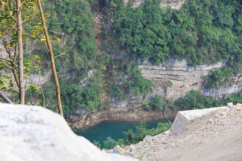 File:YachiRailwayCanyonStream.jpg