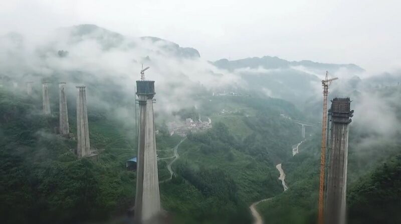 File:Fengjiazhai RailwayFog.jpg