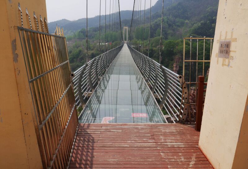 File:JiaodingshanGlass8.JPG