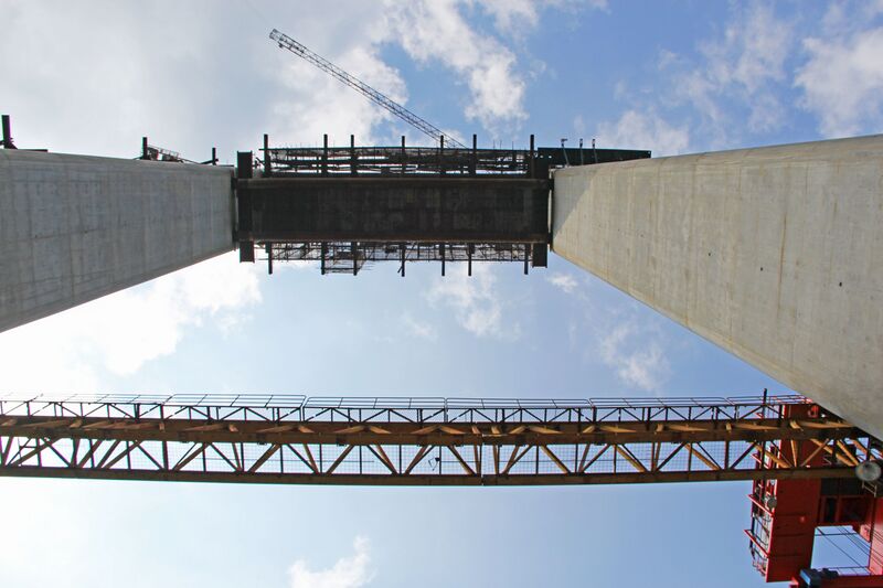 File:125ZhongjianheTowerPlatform.jpg