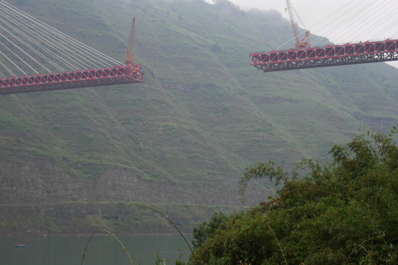 File:Jinshajiang Bridge XinshiNearClosure.JPG