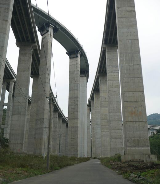 File:YemachuanzhenInterchangeS20andS61SkyView.JPG