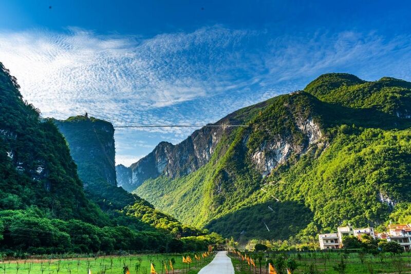 File:Tianyundu Glass Footbridge Side.jpg