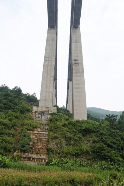 File:ZhegaoPiers&Sky.jpg