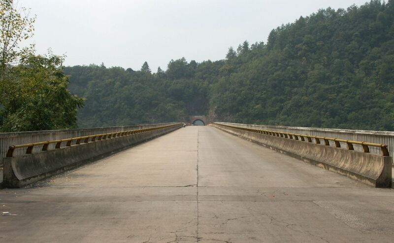 File:9JiangjieheBridge.jpg