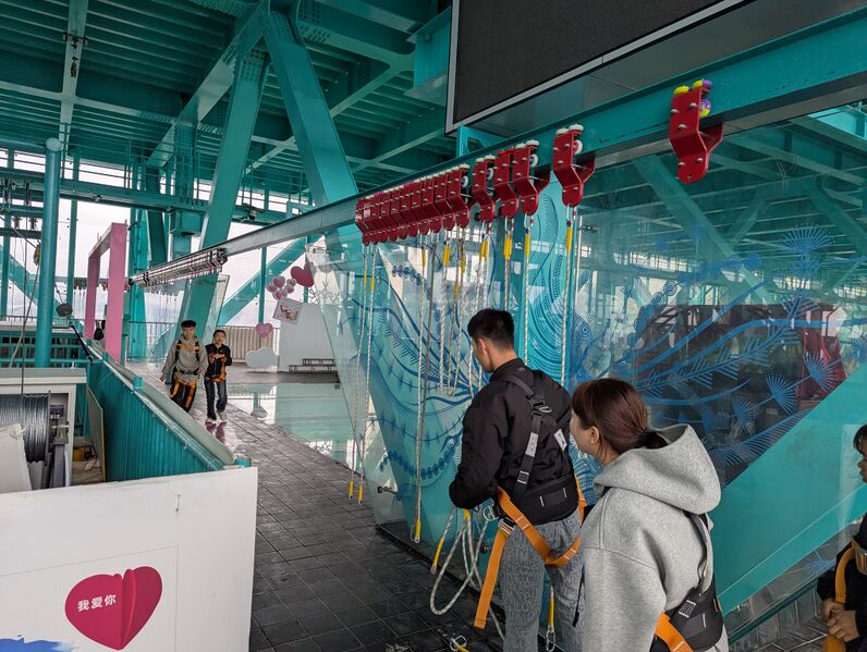 File:HuajiangCordPulleyRail.jpg