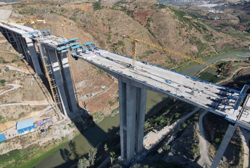 File:Nanpanjiang bridge Miyu 2Drone.jpg