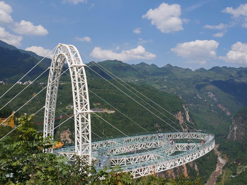 File:NizhuheMorningPlatformFromHill2.JPG