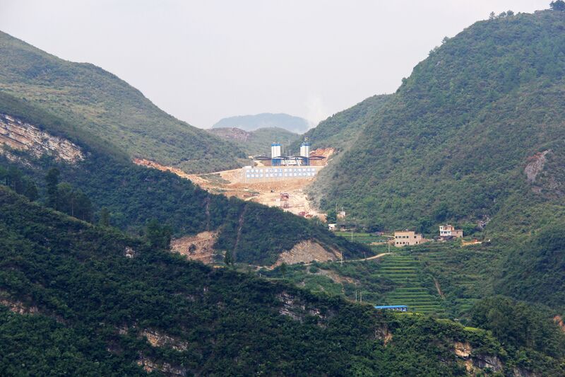 File:QingshuiheEastSlope.jpg