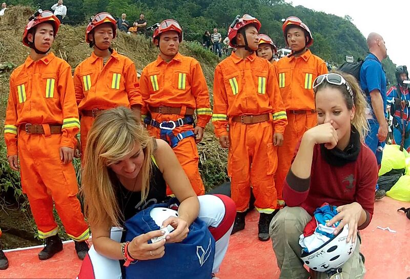 File:149RescuersByPatto.jpg