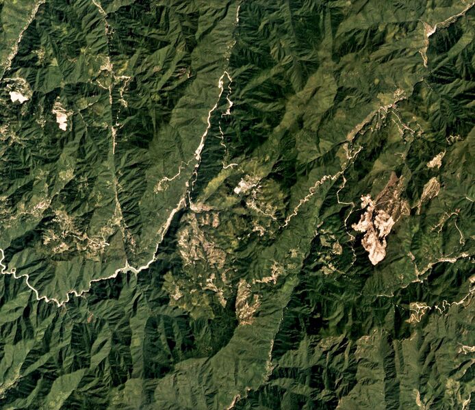 File:NanjianyanCloudGlassFootbridgeSatelliteWide.jpg