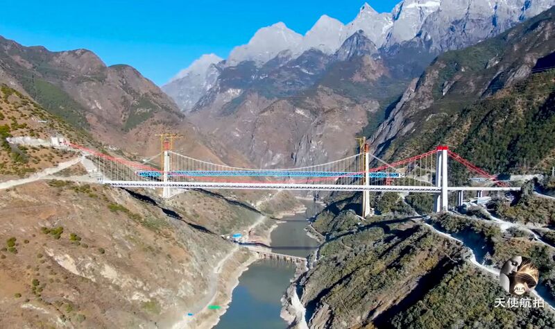 File:TigerLeapingTwoBridgeDroneSide.jpg