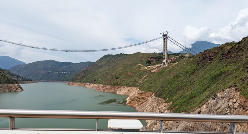 File:ChuandianLakeCables2.jpg