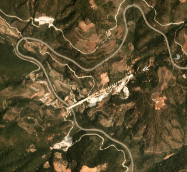File:LixinzhaiRailwaySatellite.jpg