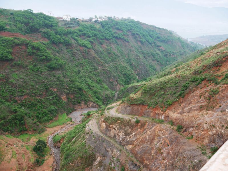File:ZhiluOneDownstram.JPG