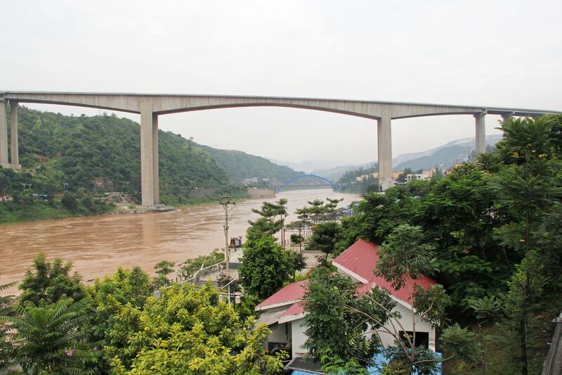 File:JinshajiangQinglongshanSideView.jpg