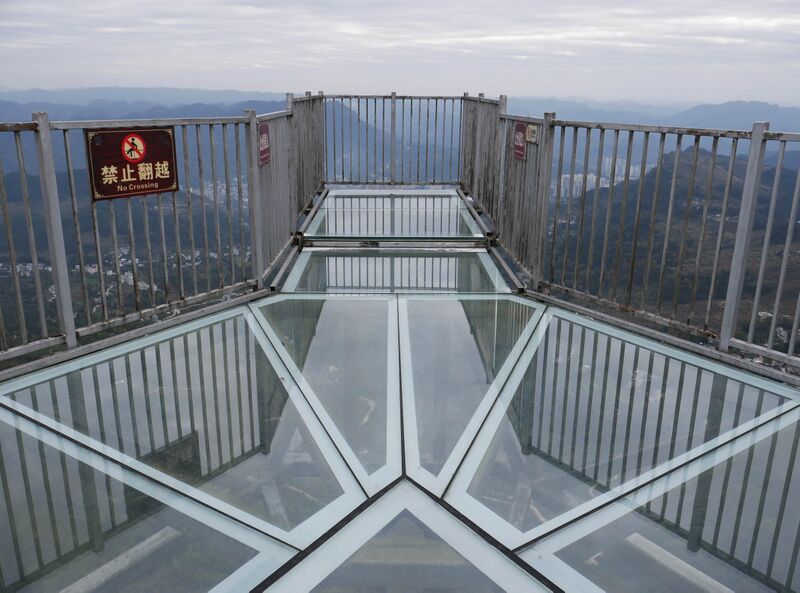 File:XianrenjieGlassTriangle.JPG