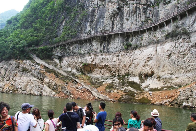 File:716DaningheBoatCruiseCliffwalk4 copy.JPG