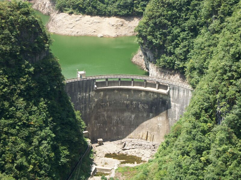File:ShimenkanBridgeDam4.jpg