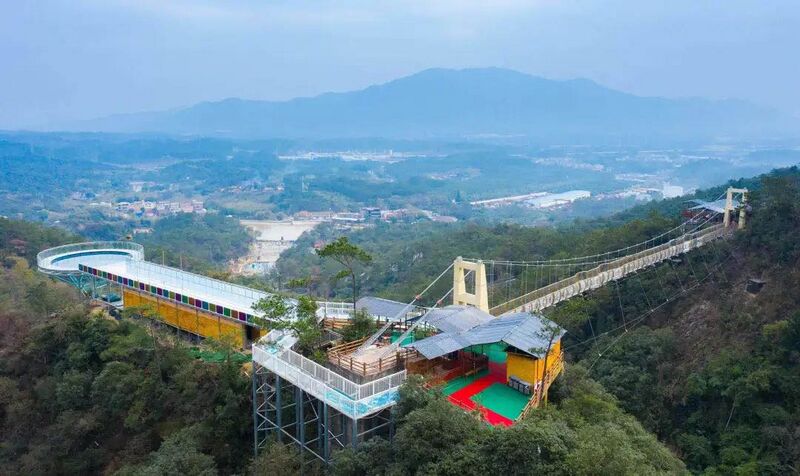 File:Niuyuzui Glass FootbridgeFarView.jpeg