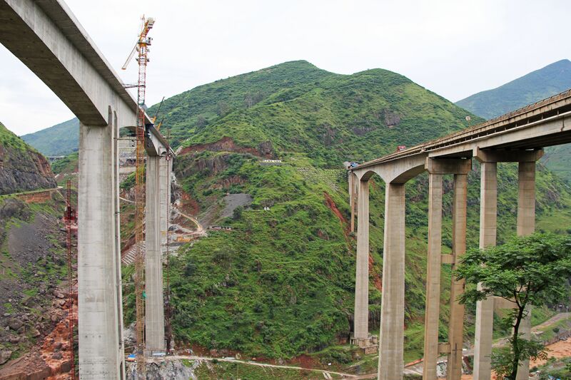 File:NiulanjiangNewG85BeamsSidebySide.jpg