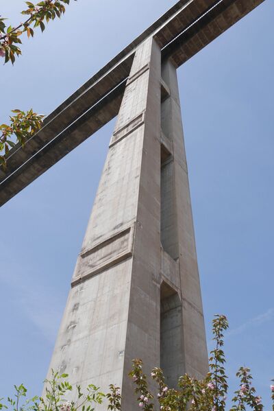 File:SanshuiheConcretePier.JPG