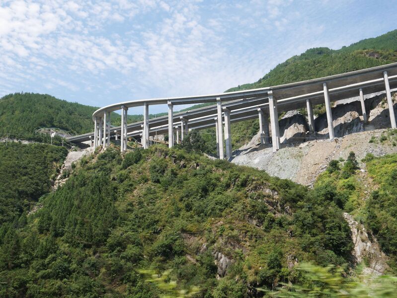 File:Xixihe Bridge WuzhenAreaExit.JPG