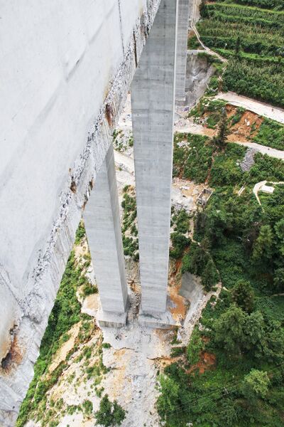 File:BeipanjiangDugeYunnanPierDrop.jpg