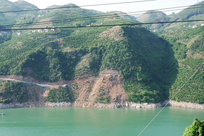 File:Kuizhou YangtzeNorthSlope.JPG